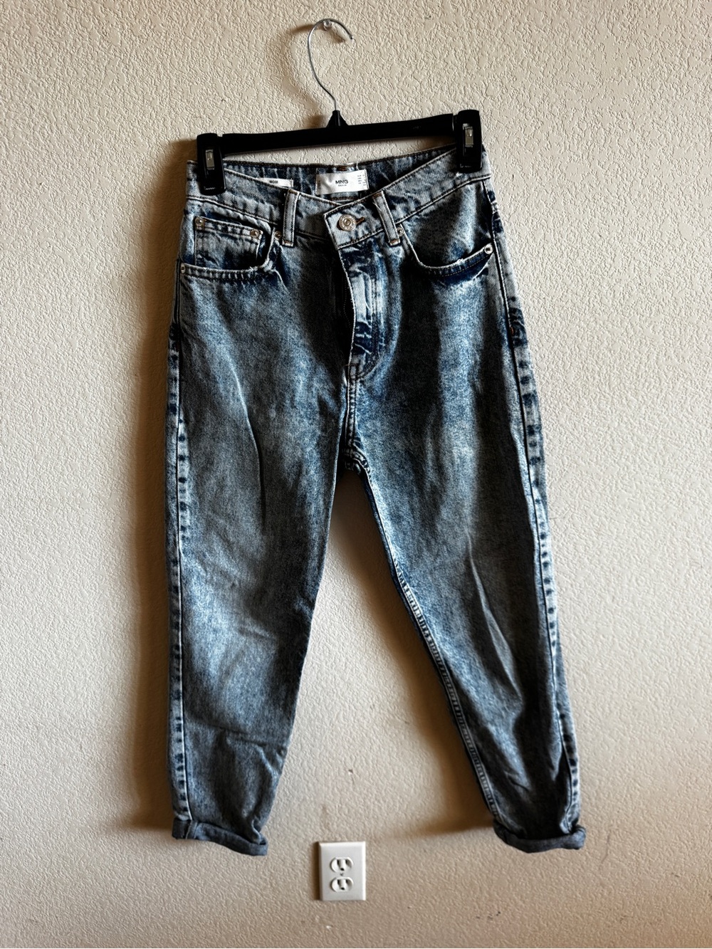 MNG Women’s Gray Acid-Wash Jeans